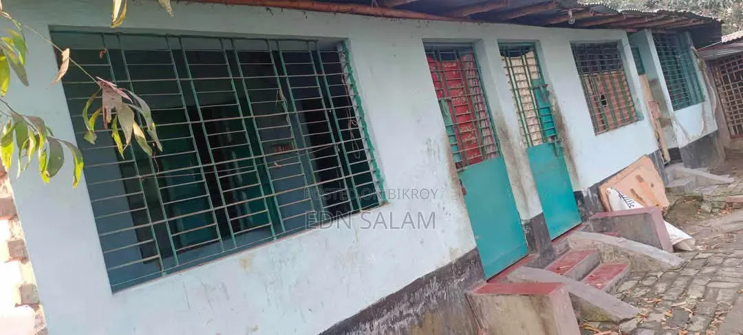 Land for sale at a reasonable price. Contact (Land Owner) in Zero Point