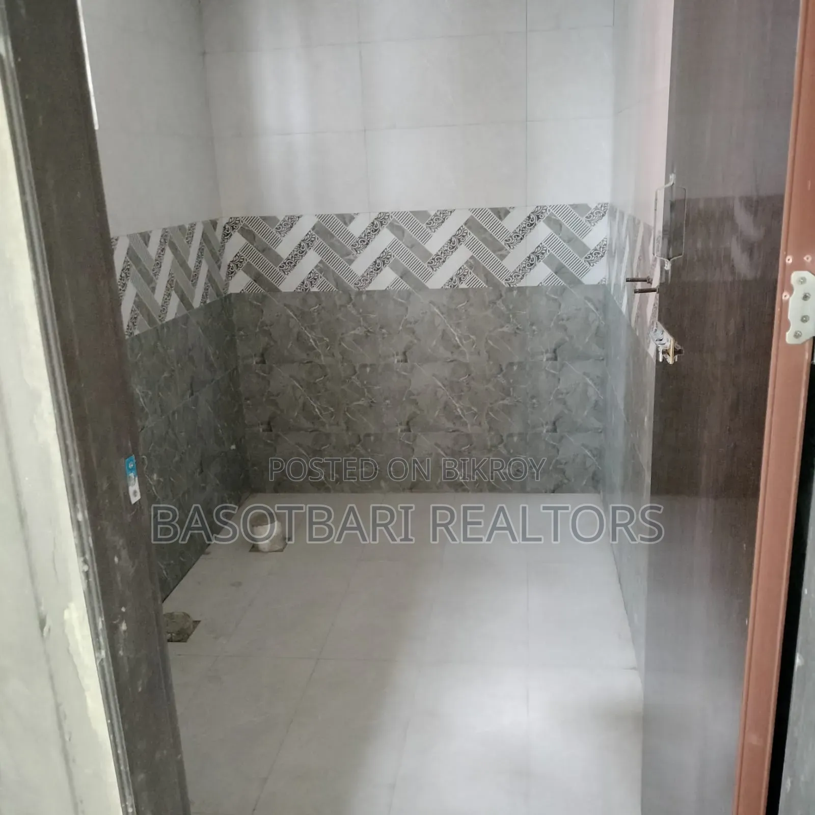 4 Bedroom Apartment in Banasree for Sale in Banasree