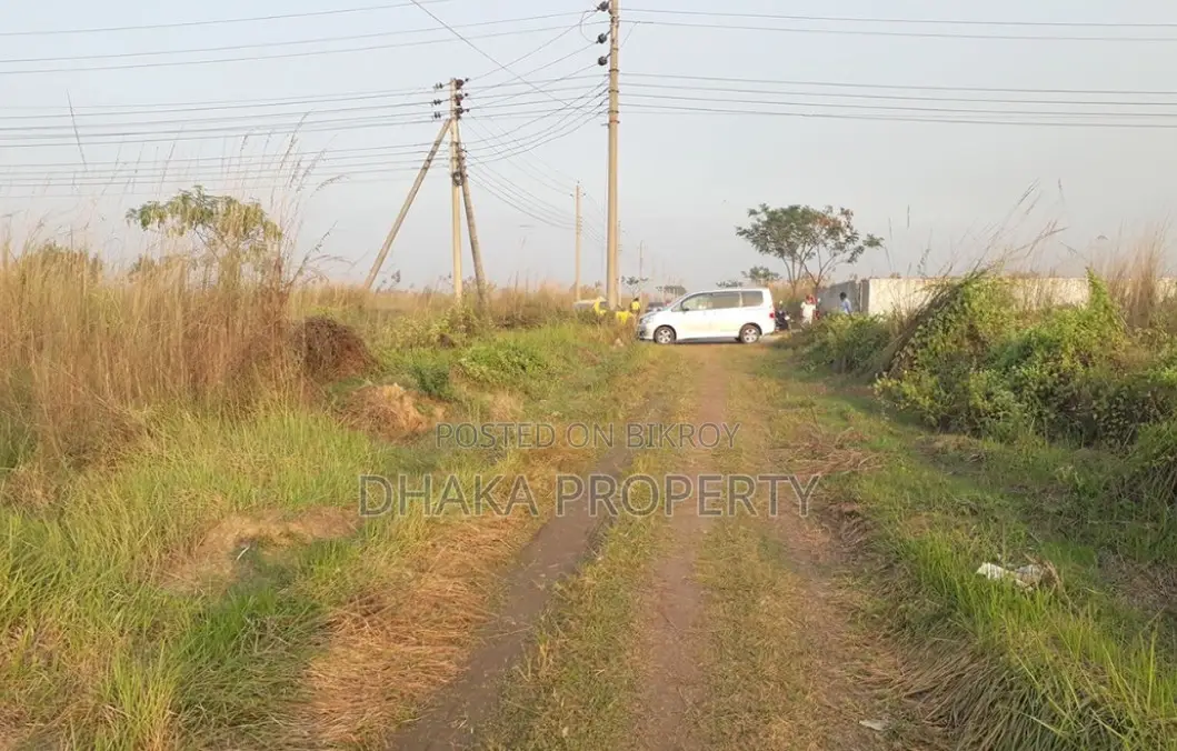 4 Katha North Bosbundhara P Extension in Basundhara