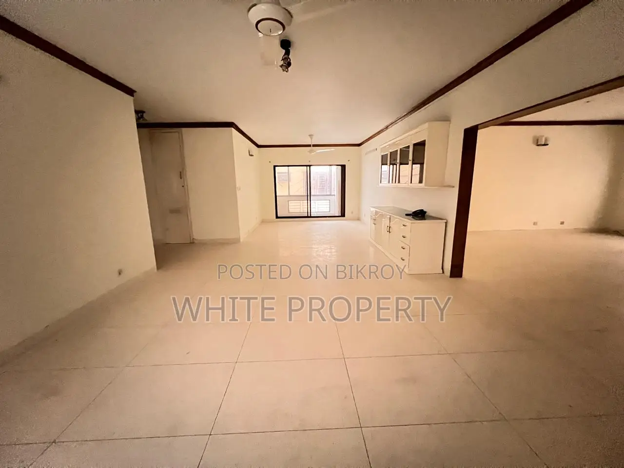 4 Bedroom Apartment in White Property, Gulshan for sale in Gulshan