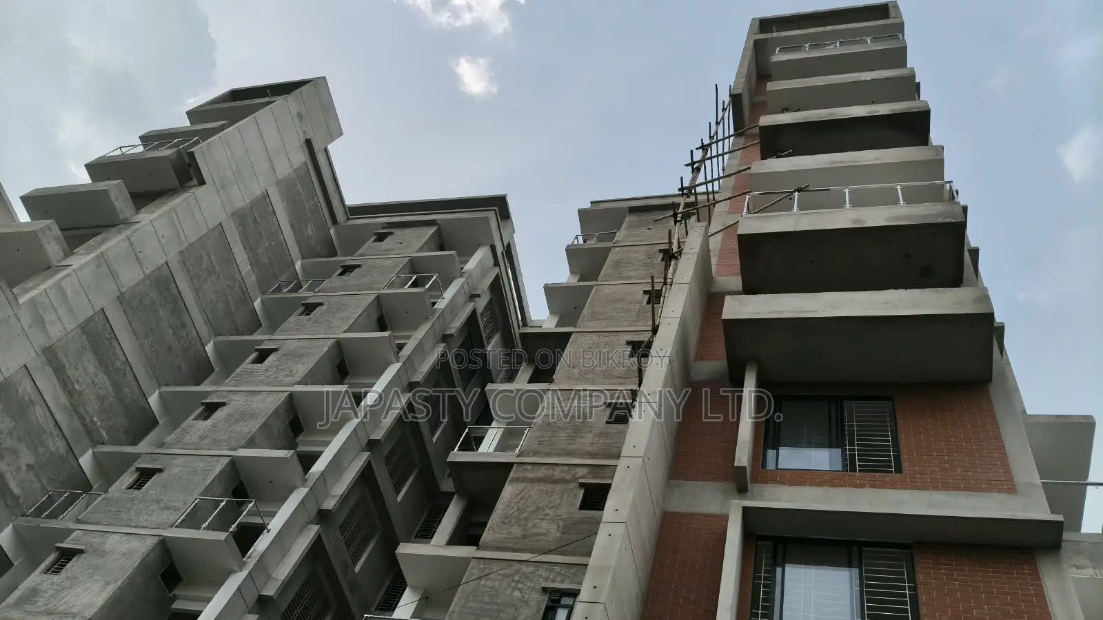 Furnished 4 Bedroom Apartment in Bashundhara for Sale in Basundhara