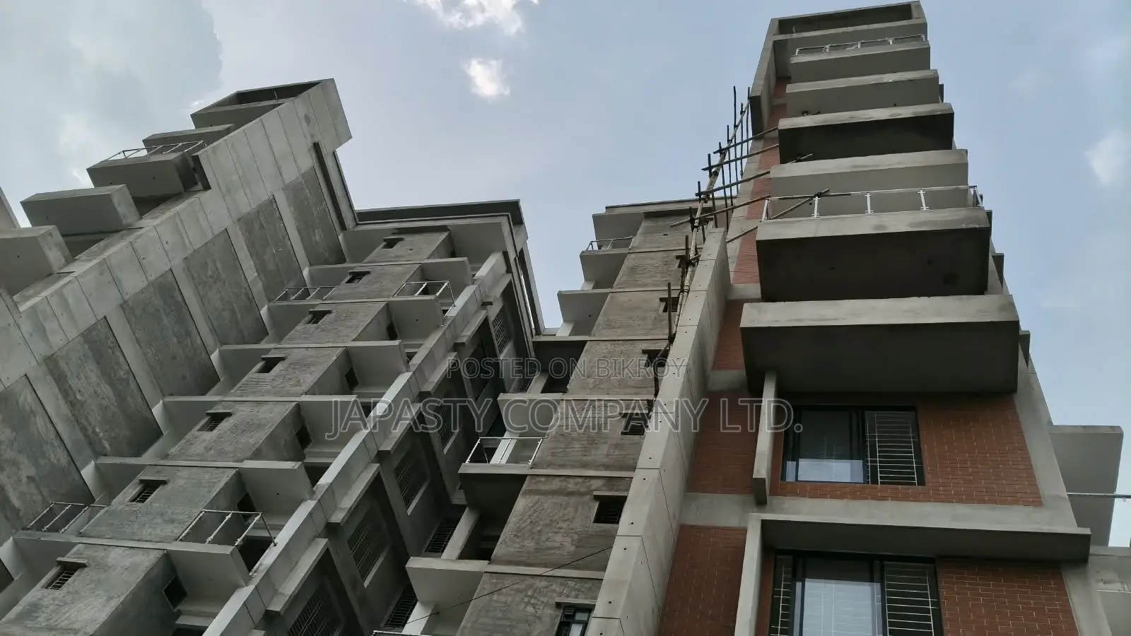 Furnished 4 Bedroom Apartment in Nilima, Basundhara for sale in Basundhara