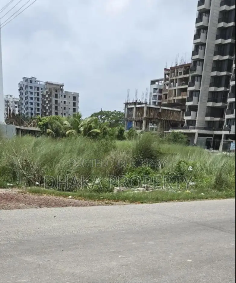 60ft 3 Katha Lake South at Sector-15/D in Uttara