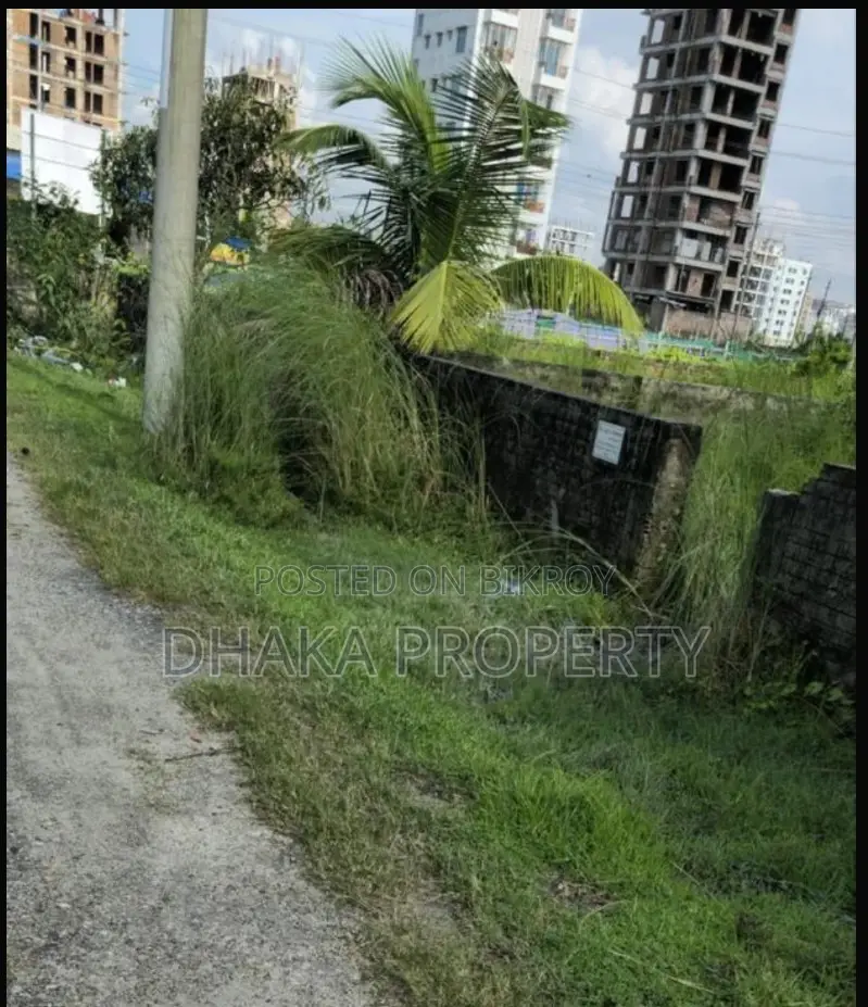 60ft Road 3 Katha Park West at Sector-17/B in Uttara