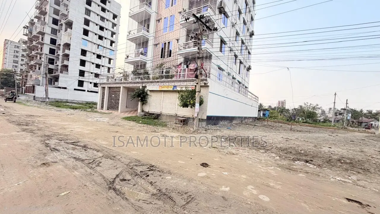 South Face 50 Feet Avenue 5 Katha Sale Aftab Nagar in Aftab Nagar