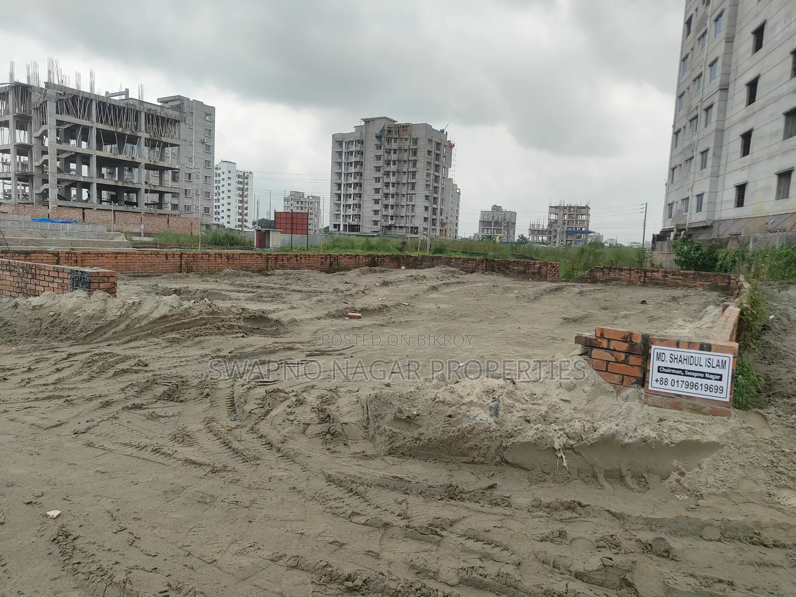 4 Bedroom Apartment in Swapno Nagar Tower, Basundhara for sale in Basundhara