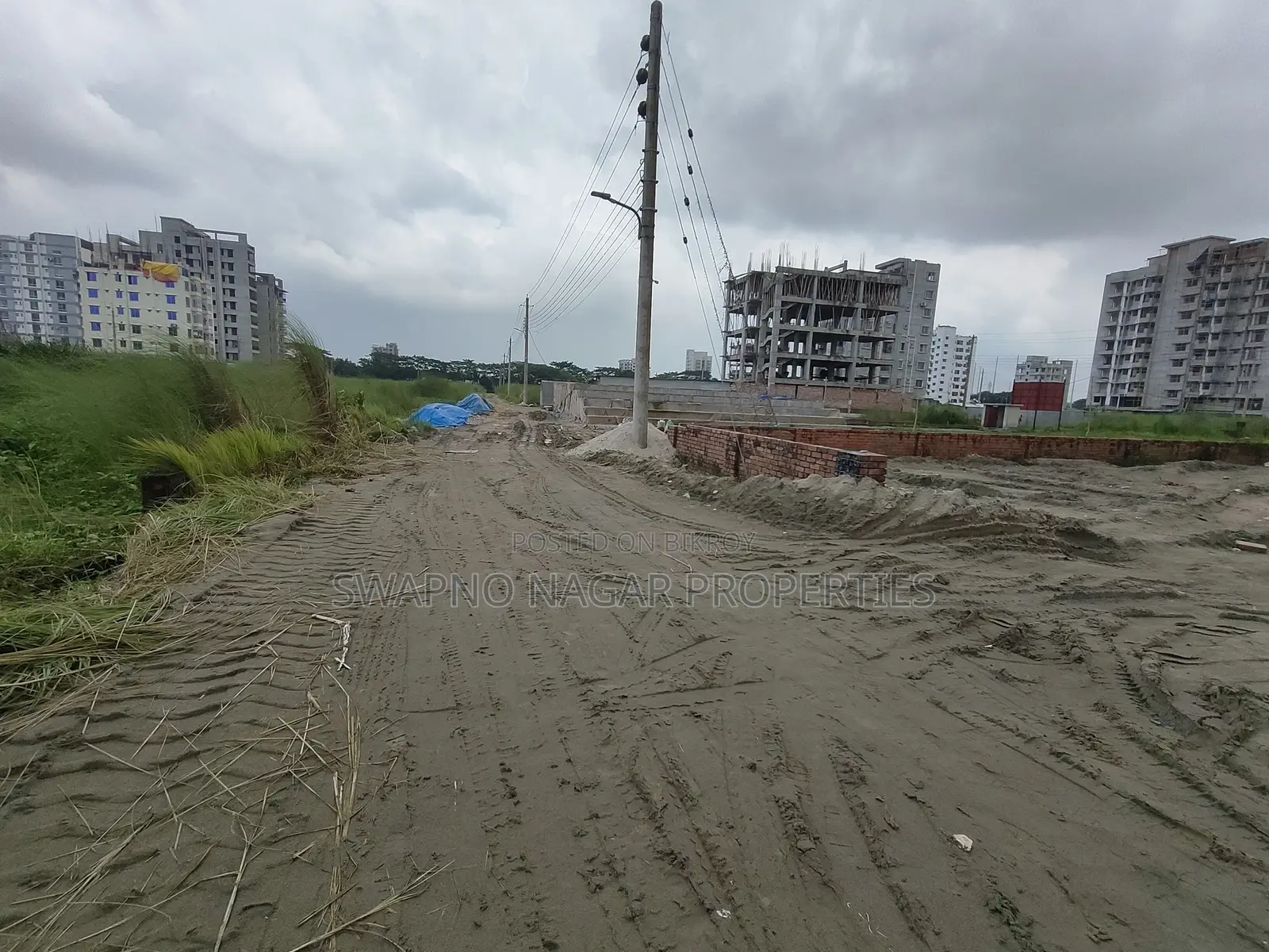 4 Bedroom Apartment in Swapno Nagar Tower, Basundhara for sale in Basundhara