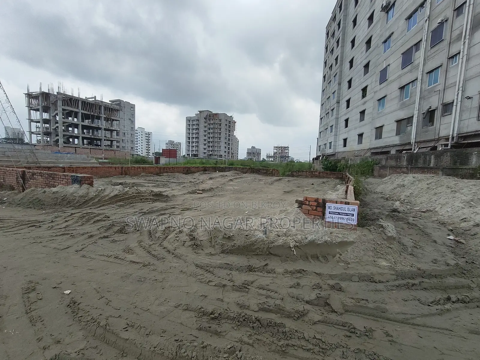 4 Bedroom Apartment in Swapno Nagar Tower, Basundhara for sale in Basundhara