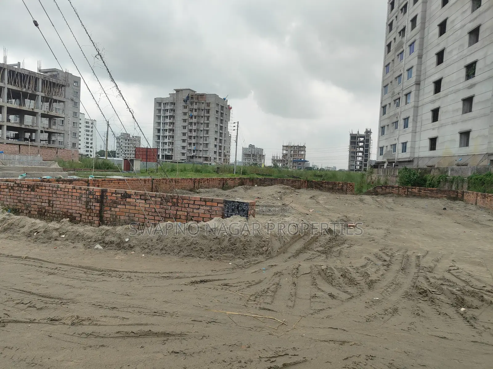 4 Bedroom Apartment in Swapno Nagar Tower, Basundhara for sale in Basundhara