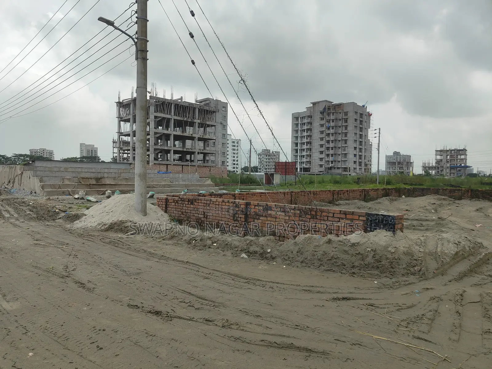 4 Bedroom Apartment in Swapno Nagar Tower, Basundhara for sale in Basundhara