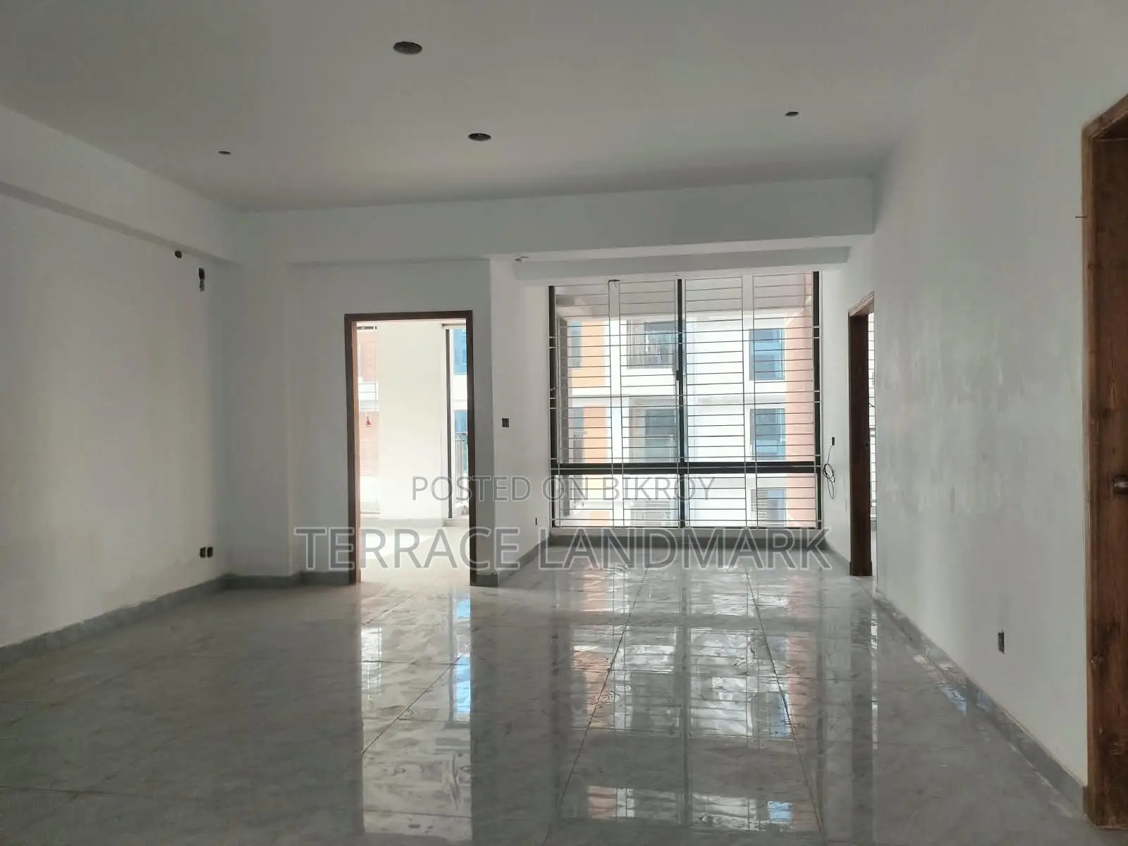 5 Bedroom Apartment in Basundhara for sale in Basundhara