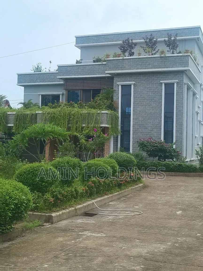 Duplex Bungalow House with 16 Bighas of Boundary-Walled Land for Sale in Naodoba, Shariatpur in Zanjira