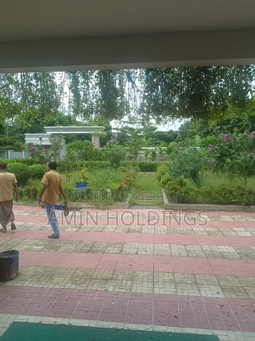 Duplex Bungalow House with 16 Bighas of Boundary-Walled Land for Sale in Naodoba, Shariatpur in Zanjira