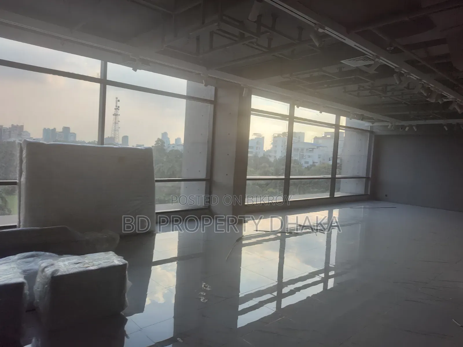 17100 SQFT Modern Semi Furnished Open Commercial Property Rent in Banani in Banani
