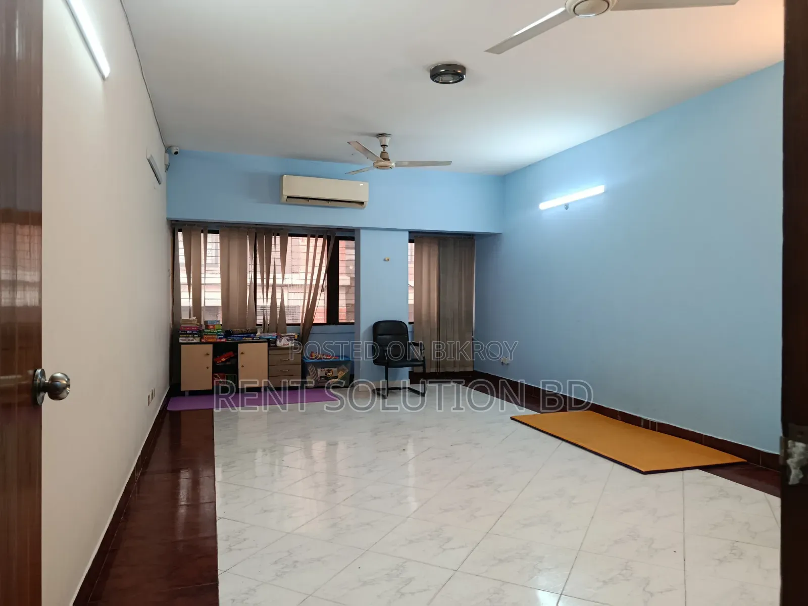 Semi Furnished 3500 SQFT Office Space Rent at Gulshan 1 in Gulshan