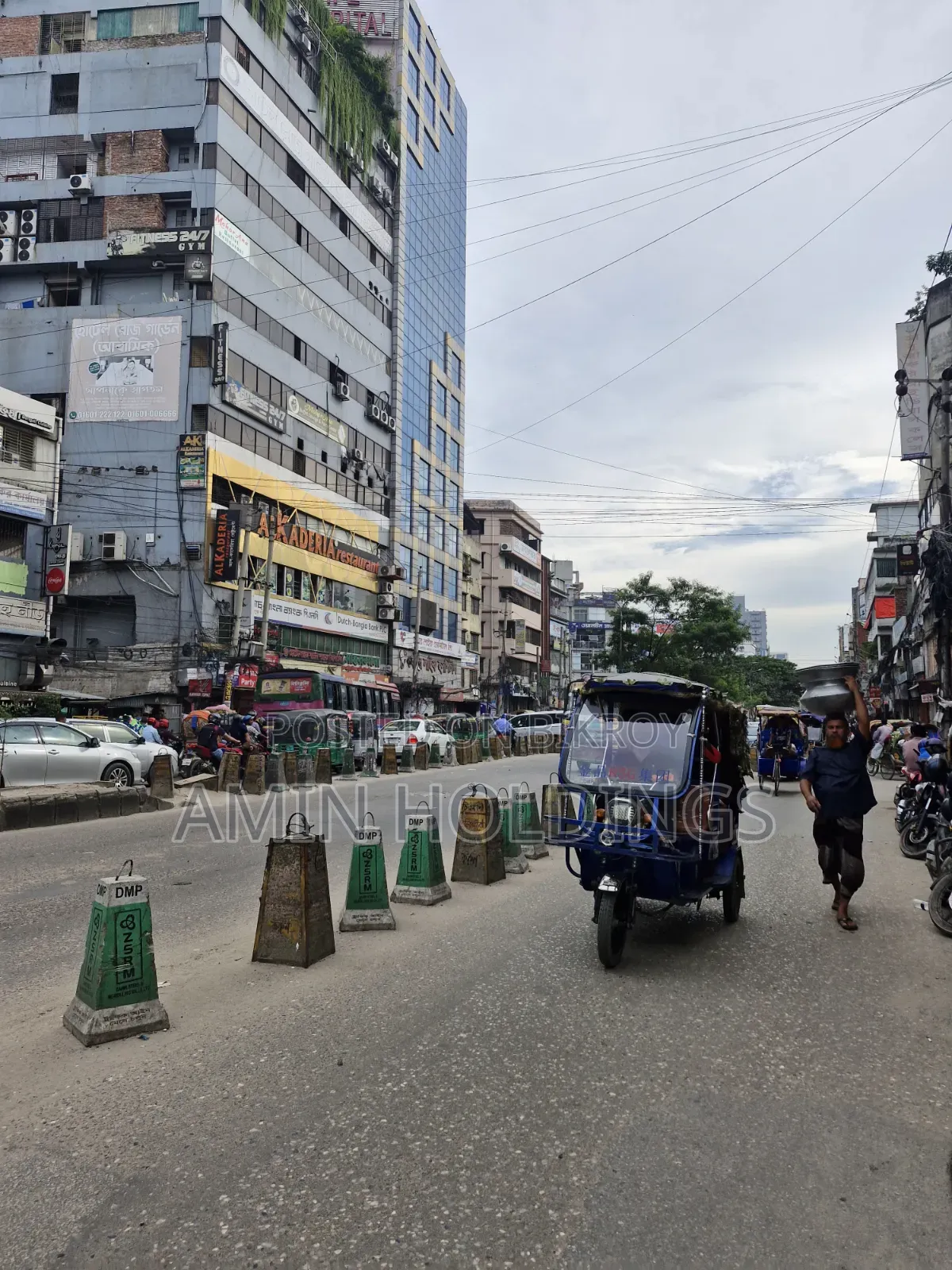 Commercial building for sale on 1.3 kathas of land with Rampura main road in Rampura