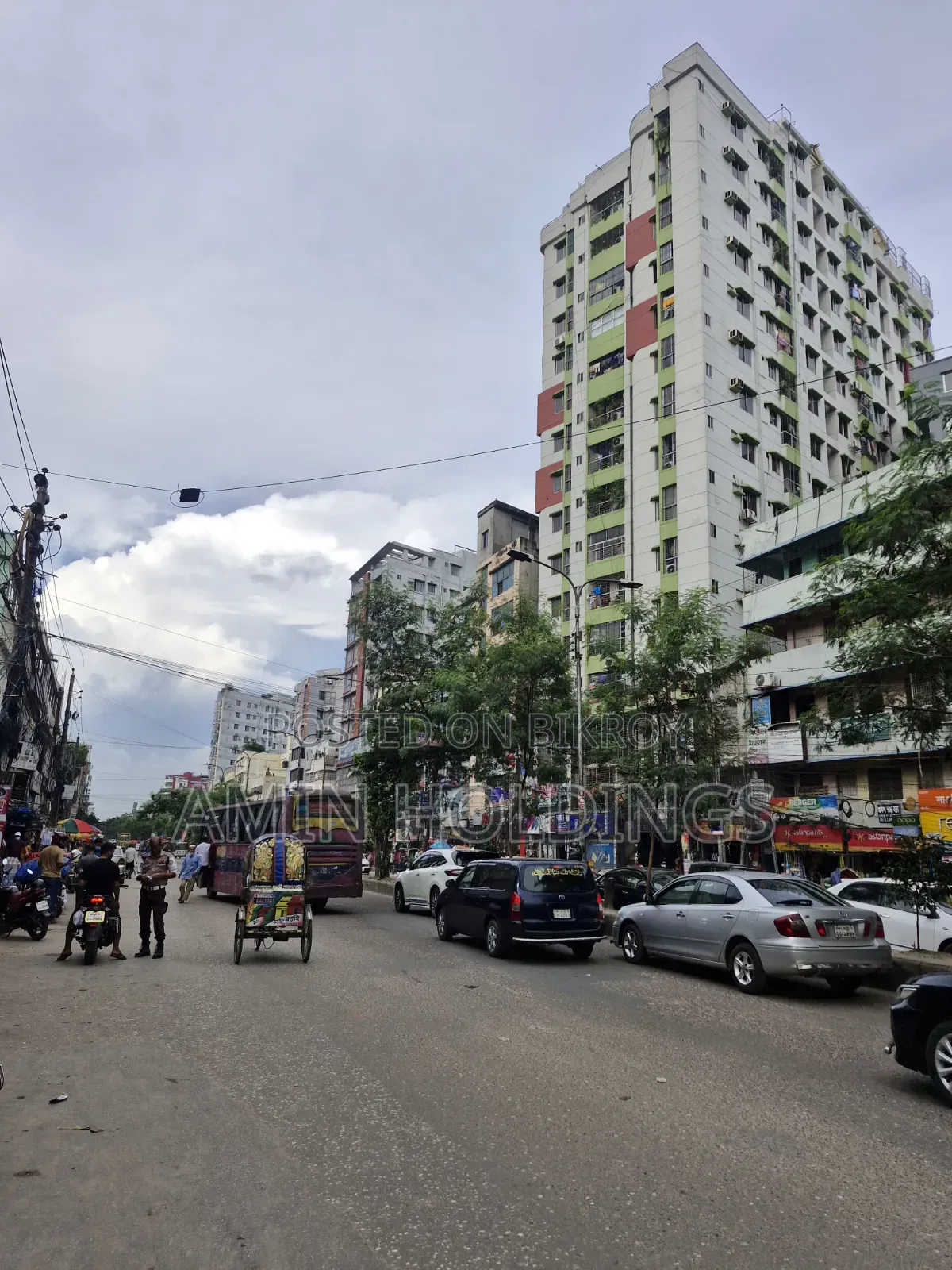 Commercial building for sale on 1.3 kathas of land with Rampura main road in Rampura