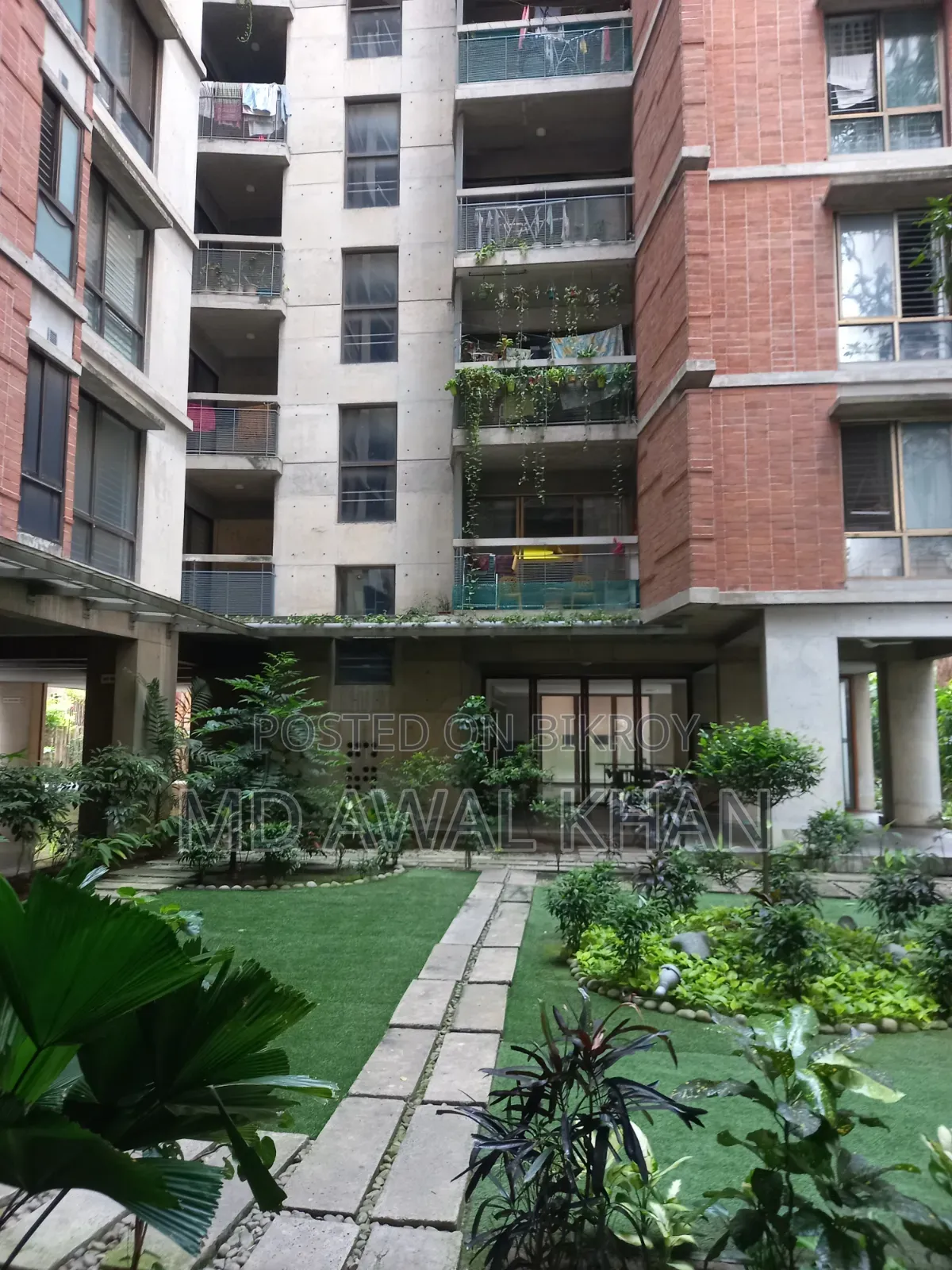 Furnished 3-bedroom Apartment in Baridhara Diplomatic, Basundhara for sale in Basundhara