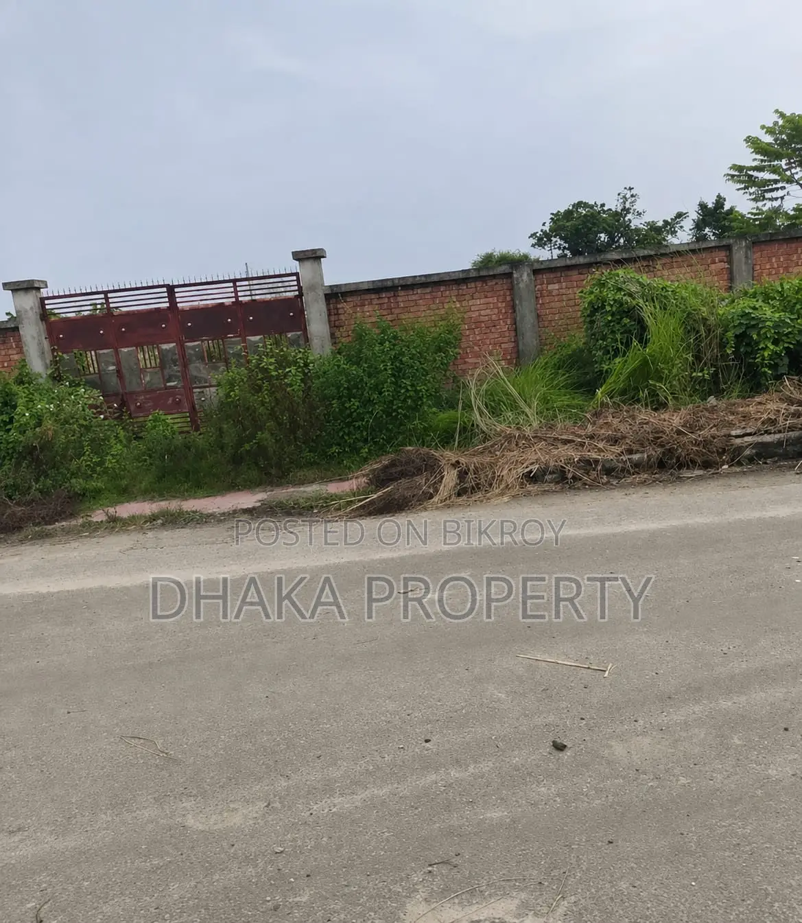 300ft Expressway 7.5 Katha East at Sector-2. in Purbachal