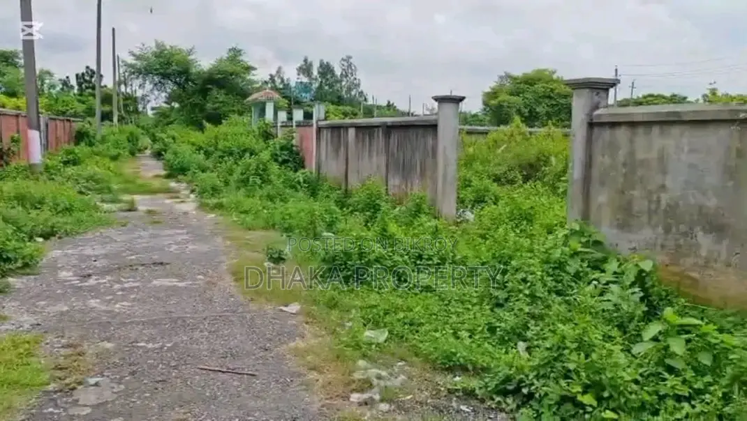 Nearby 300ft 5 Katha Park East at Sector-20 in Purbachal