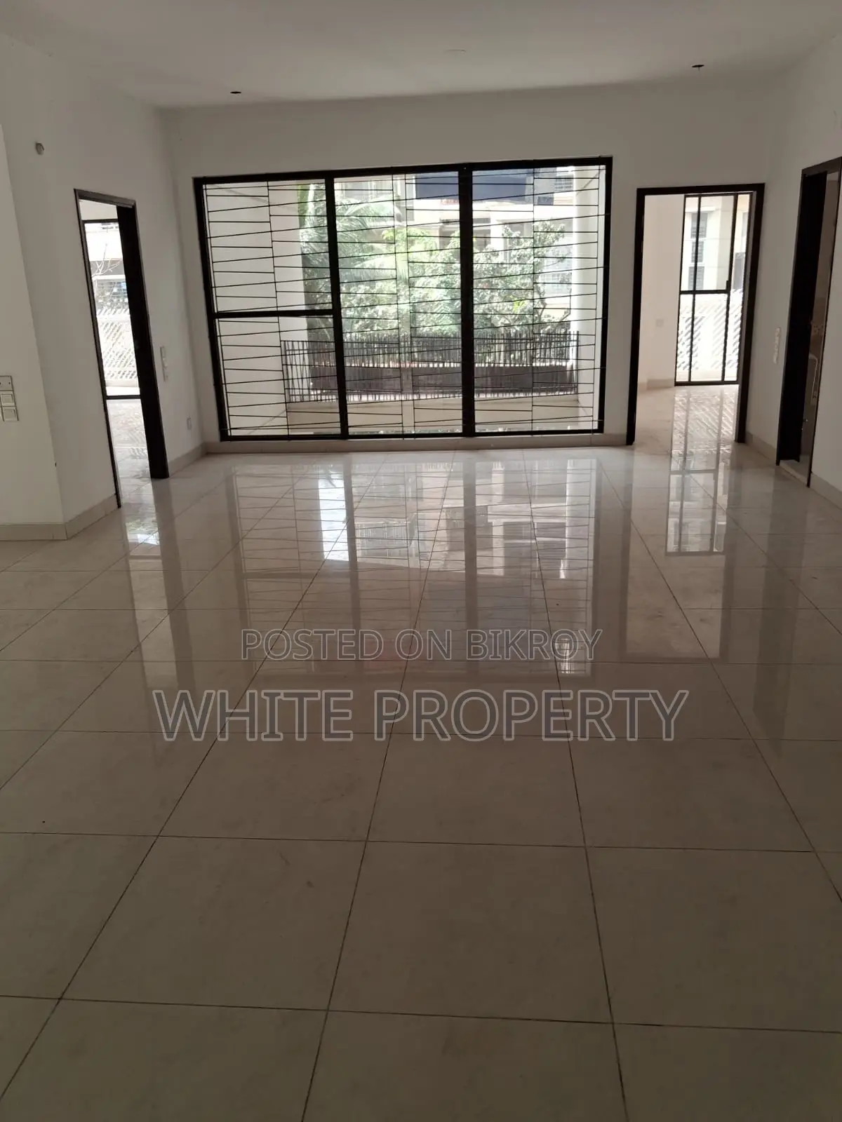 4 Bedroom Apartment in White Property, Banani for sale in Banani