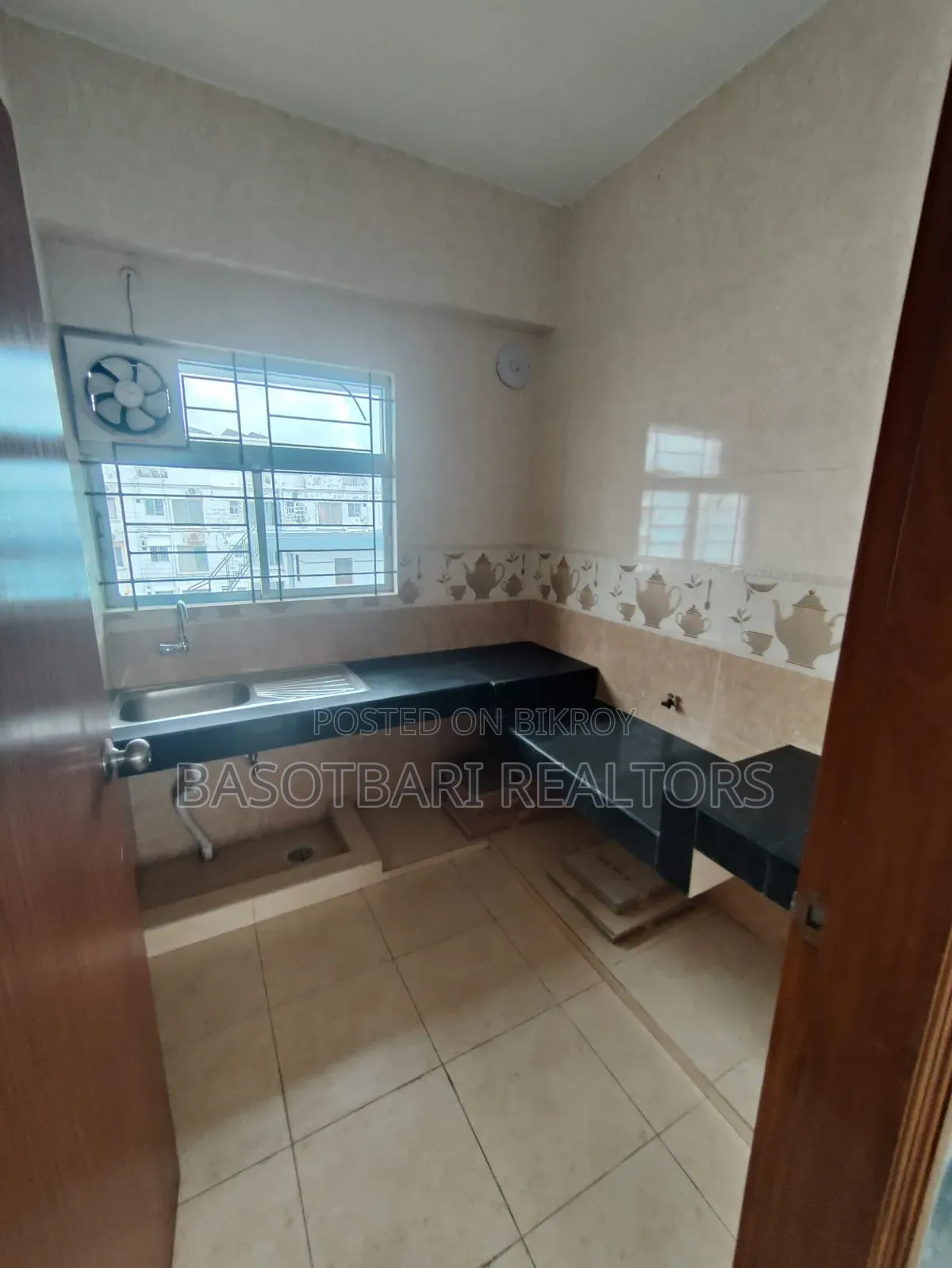 3 Bedroom Apartment in Basabo for Sale in Basabo