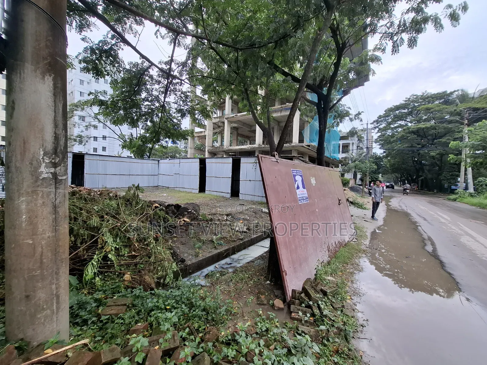 L=Block || Corner 2nd Plot || North Face || Bashundhara R/A in Basundhara