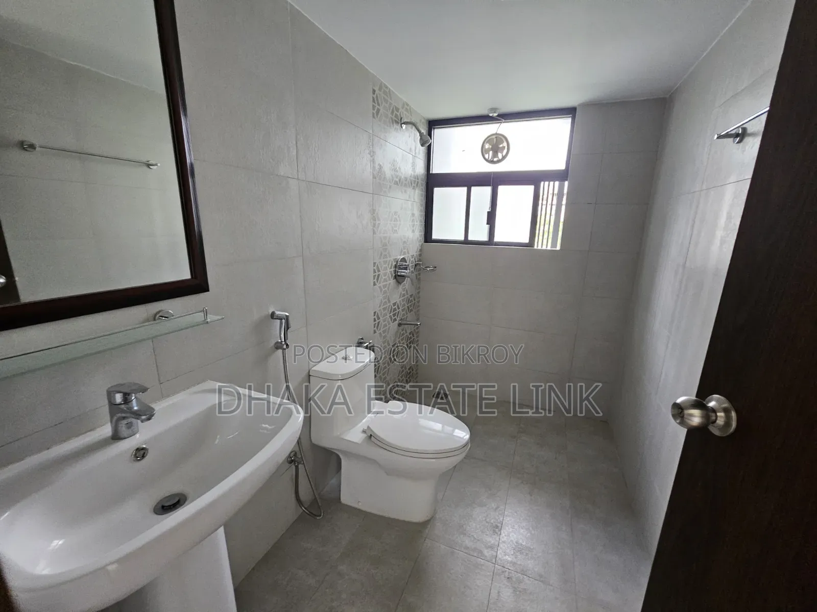 4 Bedroom Apartment in Bashundhara for Sale in Basundhara
