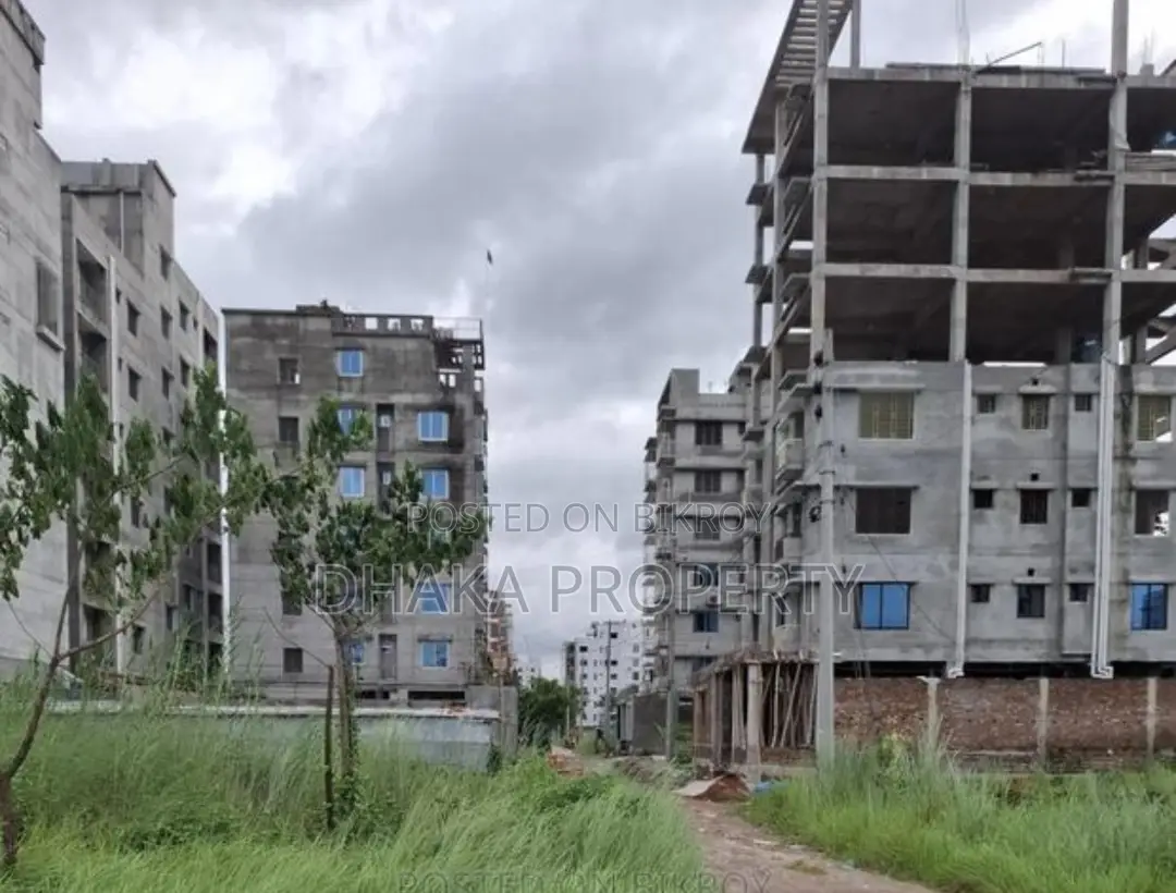 30 Feet Road 3 Katha South Facing Plot at Sector 15/F in Uttara