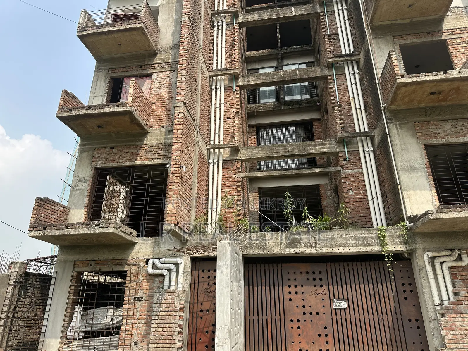 Block-L, 5-Katha, Near 300' 130' Wide Road, Bashundhara R/A in Basundhara