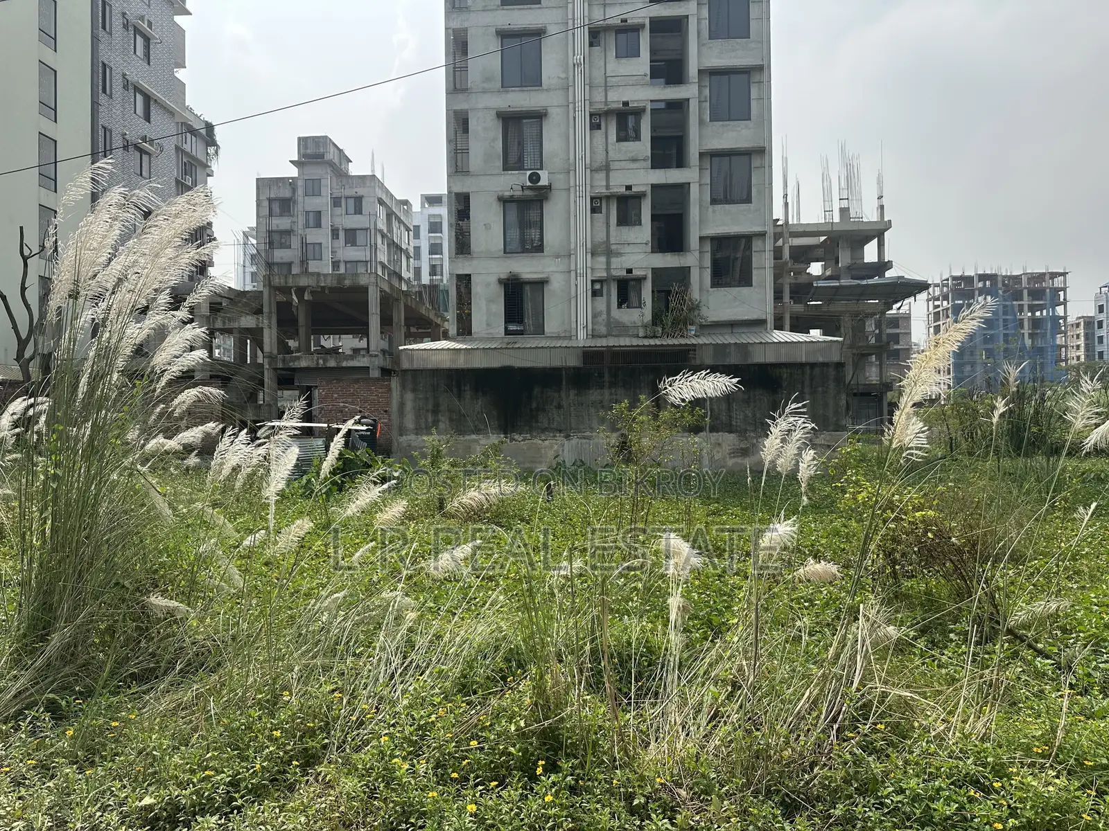 Block-L, 5-Katha, Near 300' 130' Wide Road, Bashundhara R/A in Basundhara