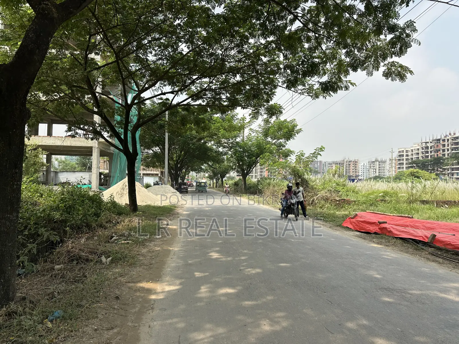 Block-M, 3-Katha, South-Facing, Front 40' Road, Bashundhara R/A in Basundhara