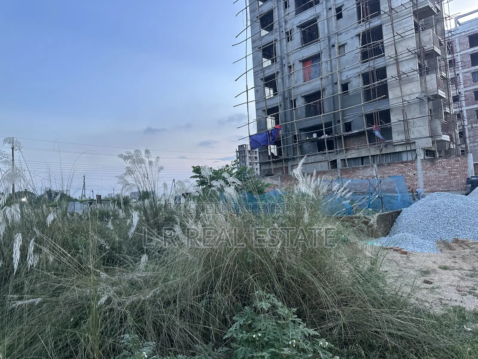 Block-M,(4+4)=8 Katha,South-Facing, Near- L Block,Bashundhara in Basundhara