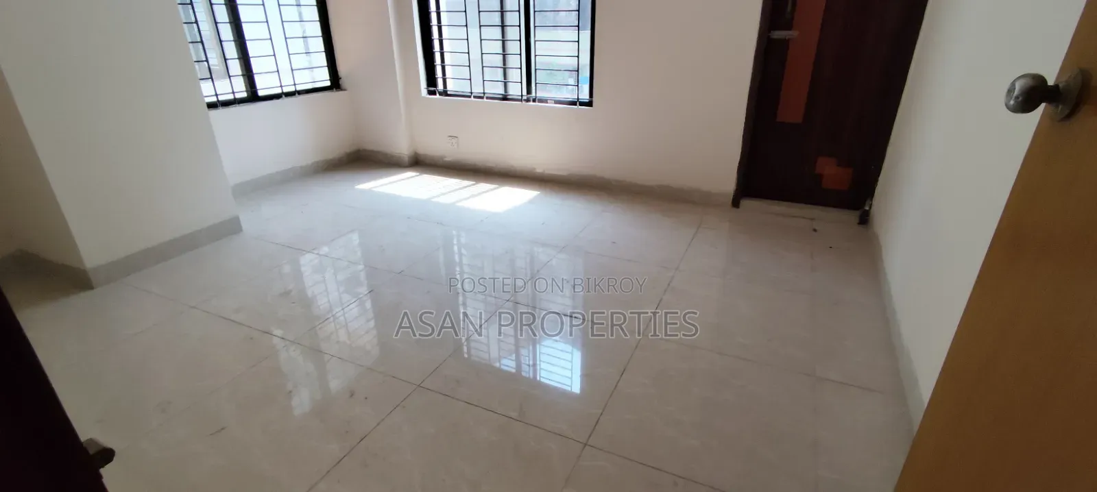 3 Bedroom Apartment in Central Road for sale in Elephant Road