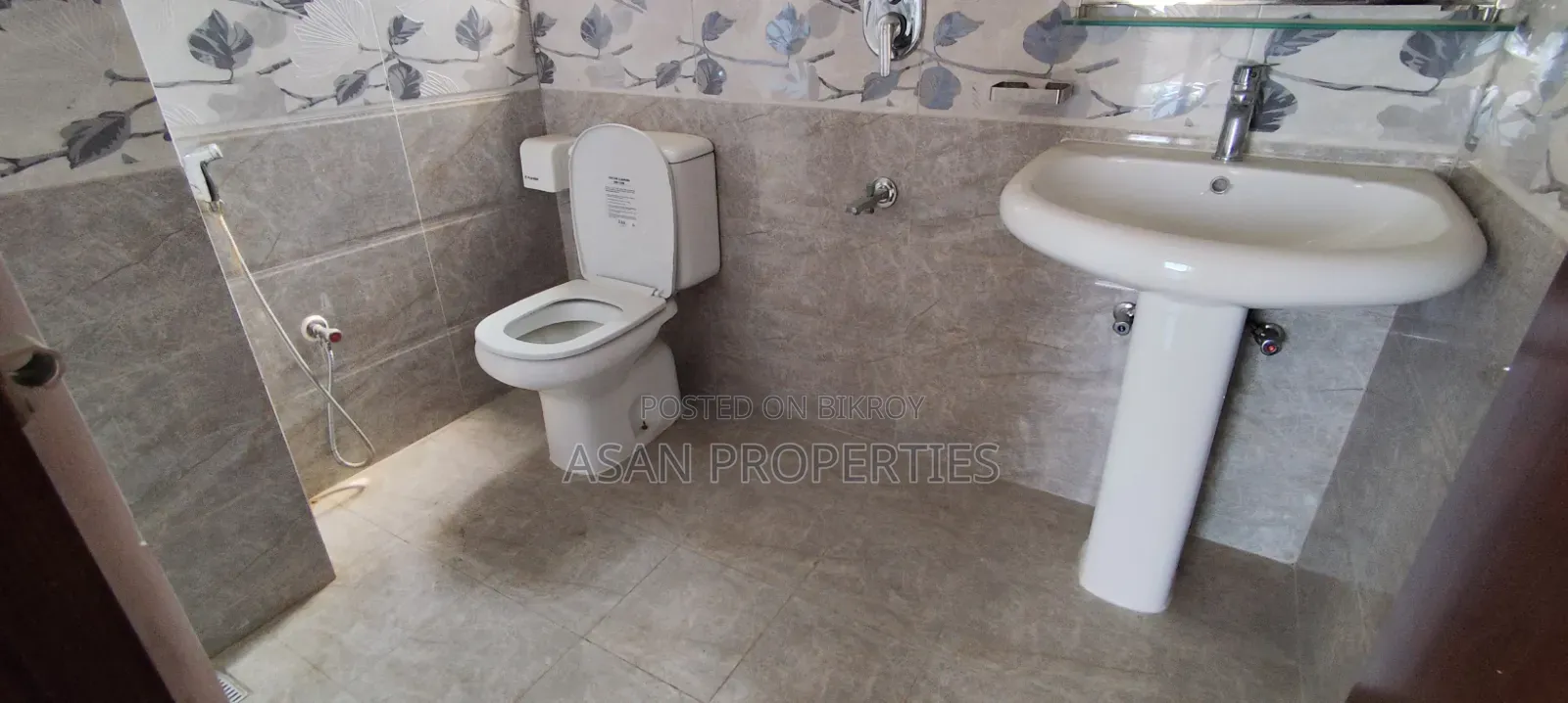 3 Bedroom Apartment in Central Road for sale in Elephant Road