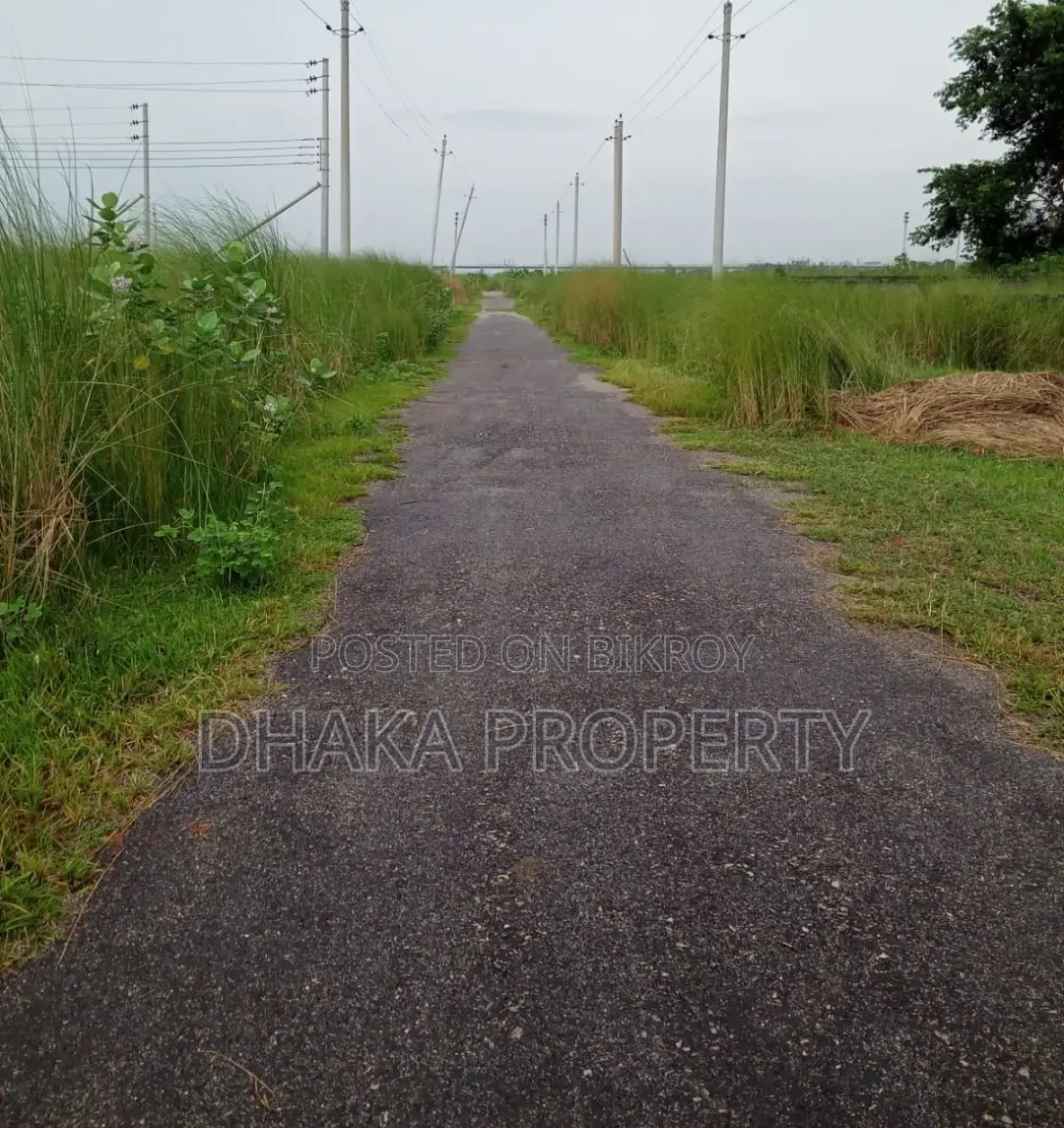 30ft Road 3 Katha Park South at Sector 26 in Purbachal