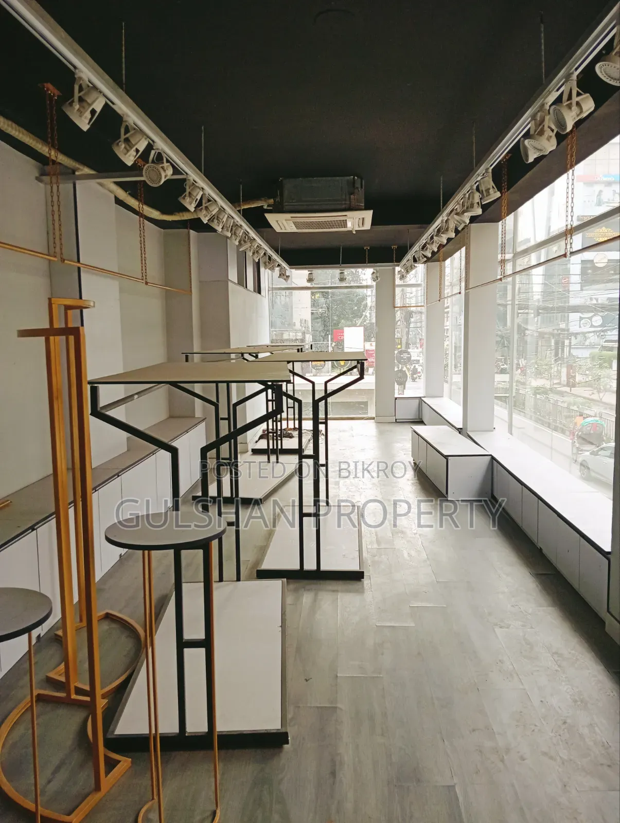3000 SFT Super Location Rent for Showroom and Coffee Shop Restaurant in Gulshan
