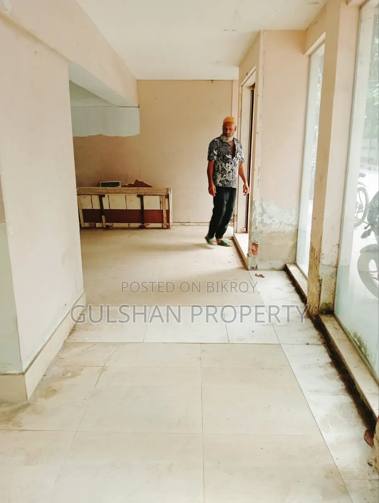 Main Road 2000 Square Rent for Restaurant Coffee Shop Parlour in Gulshan