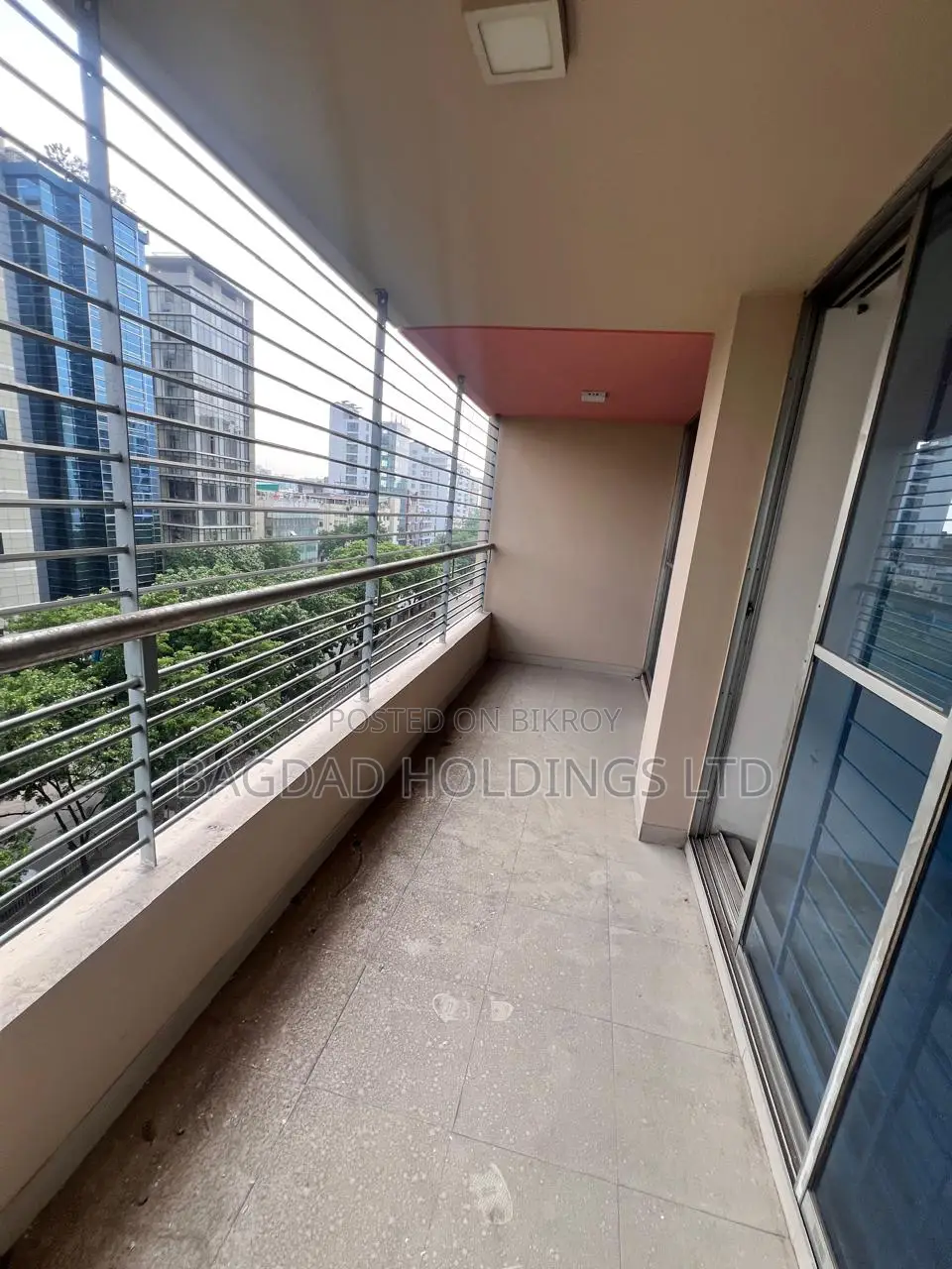 Furnished 3bdrm Apartment in Sector-07, Uttara, for sale in Uttara