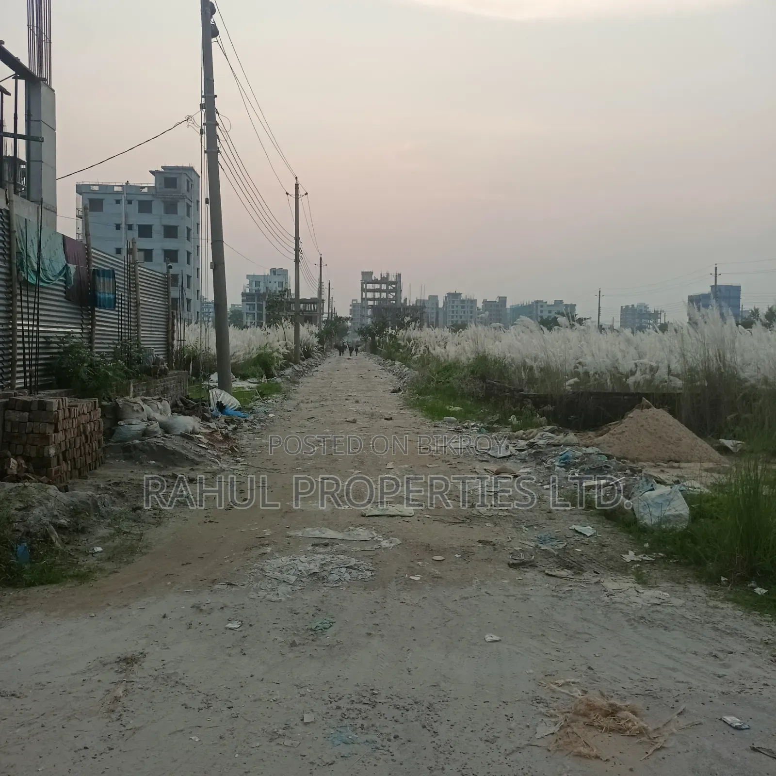 N Block 4K // South Face // Land Sale // Bashundhara R/A in Basundhara