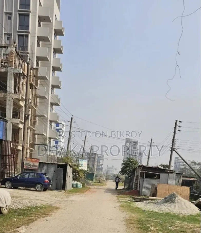 3 Katha South Facing Land at Sector-17/K near Metro Rail in Uttara