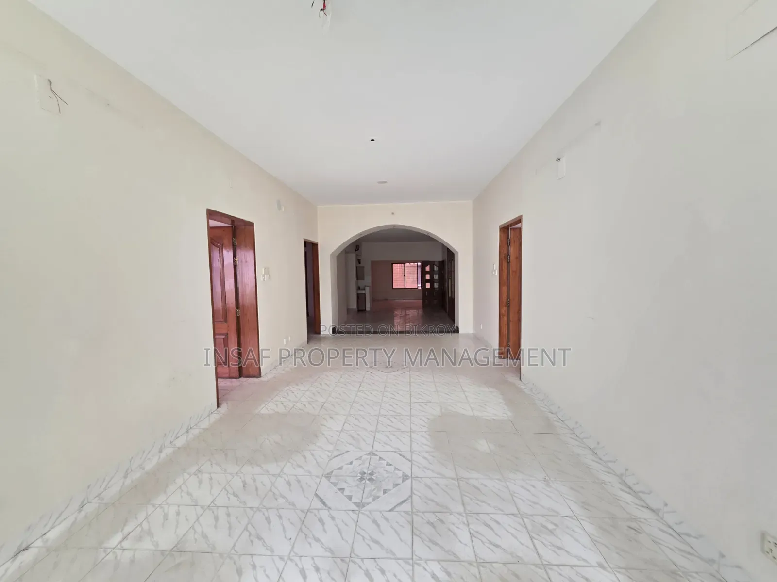 2800 SQFT Office Space Rent Baridhara DOHS Nice View in Baridhara DOHS