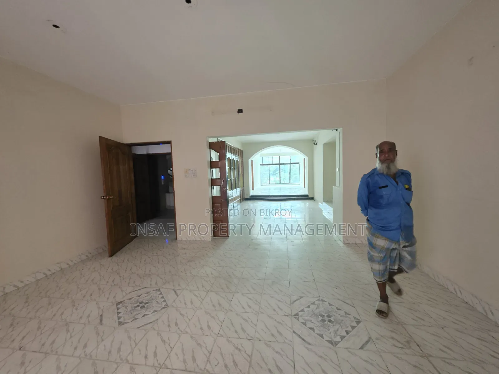 2800 SQFT Office Space Rent Baridhara DOHS Nice View in Baridhara DOHS