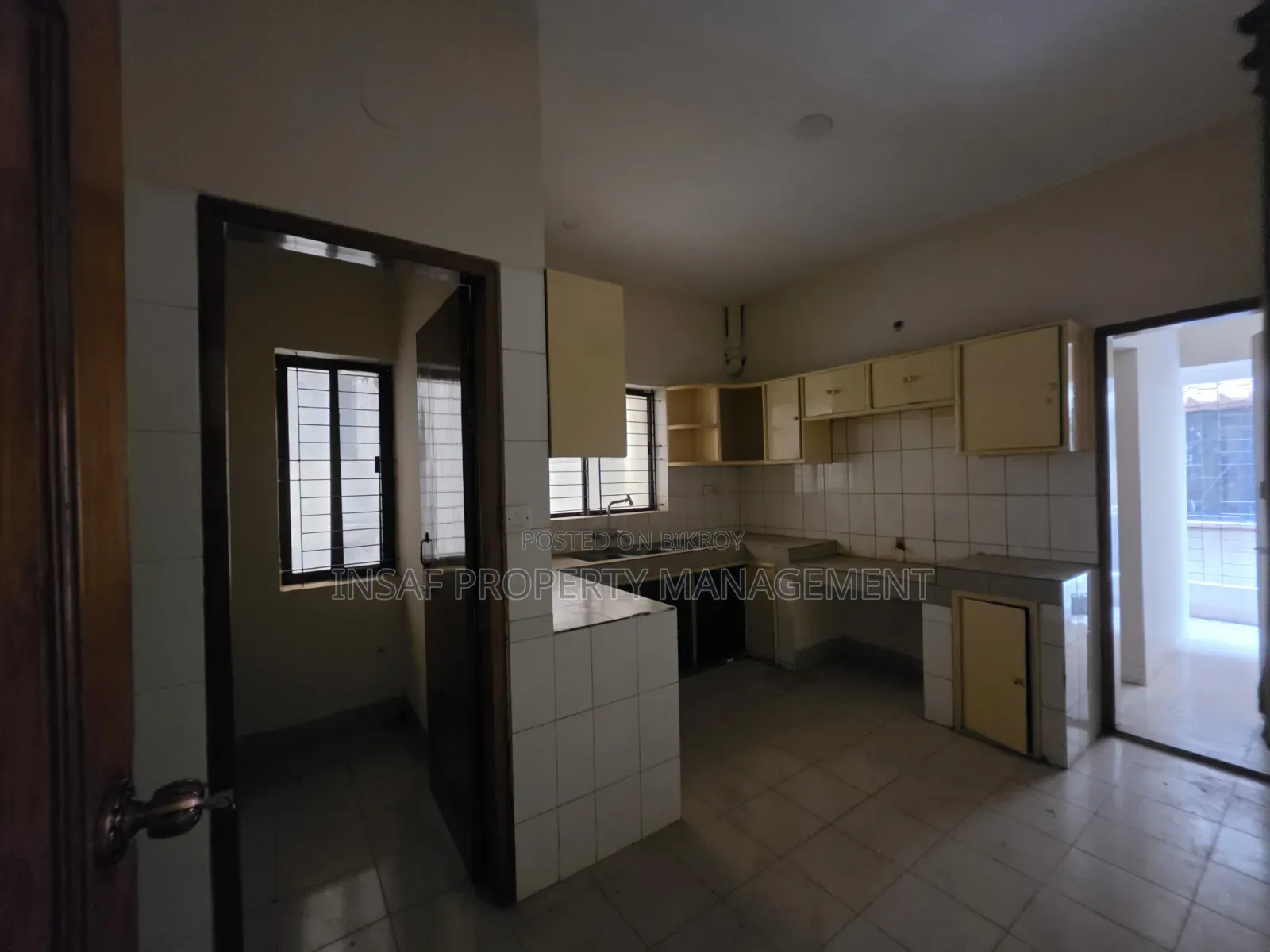 2800 SQFT Office Space Rent Baridhara DOHS Nice View in Baridhara DOHS