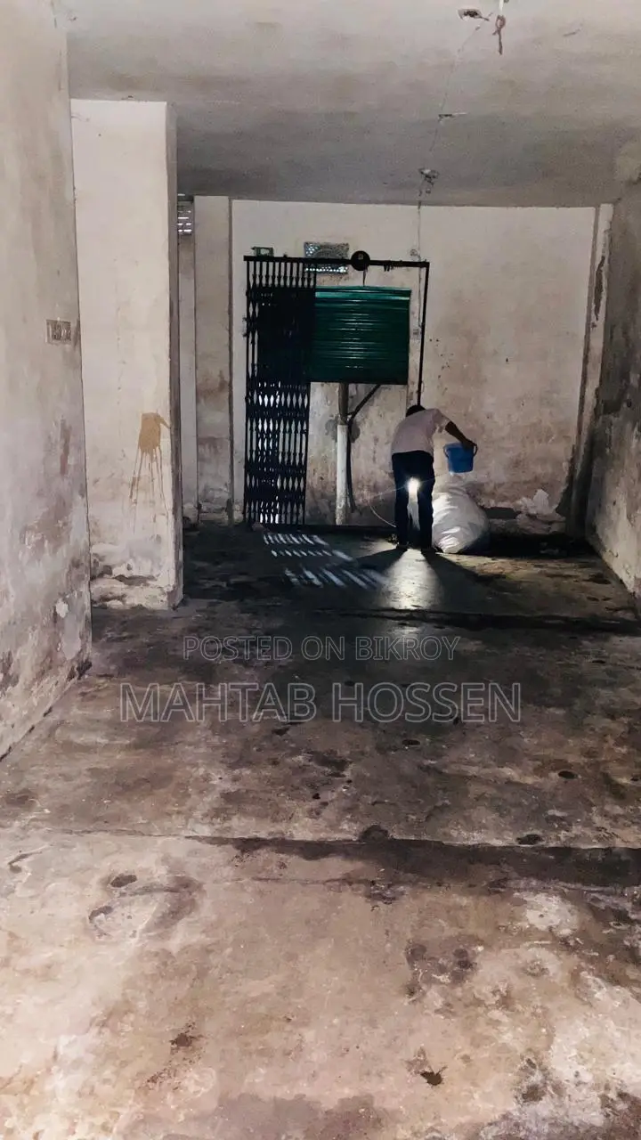 600 Sq Ft Office/Godown for Rent in Bangshal