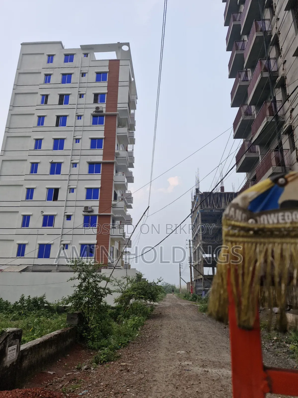 South-Facing 5 Katha Plot for Sale on Avenue Road in Aftabnagar Block A in Aftab Nagar