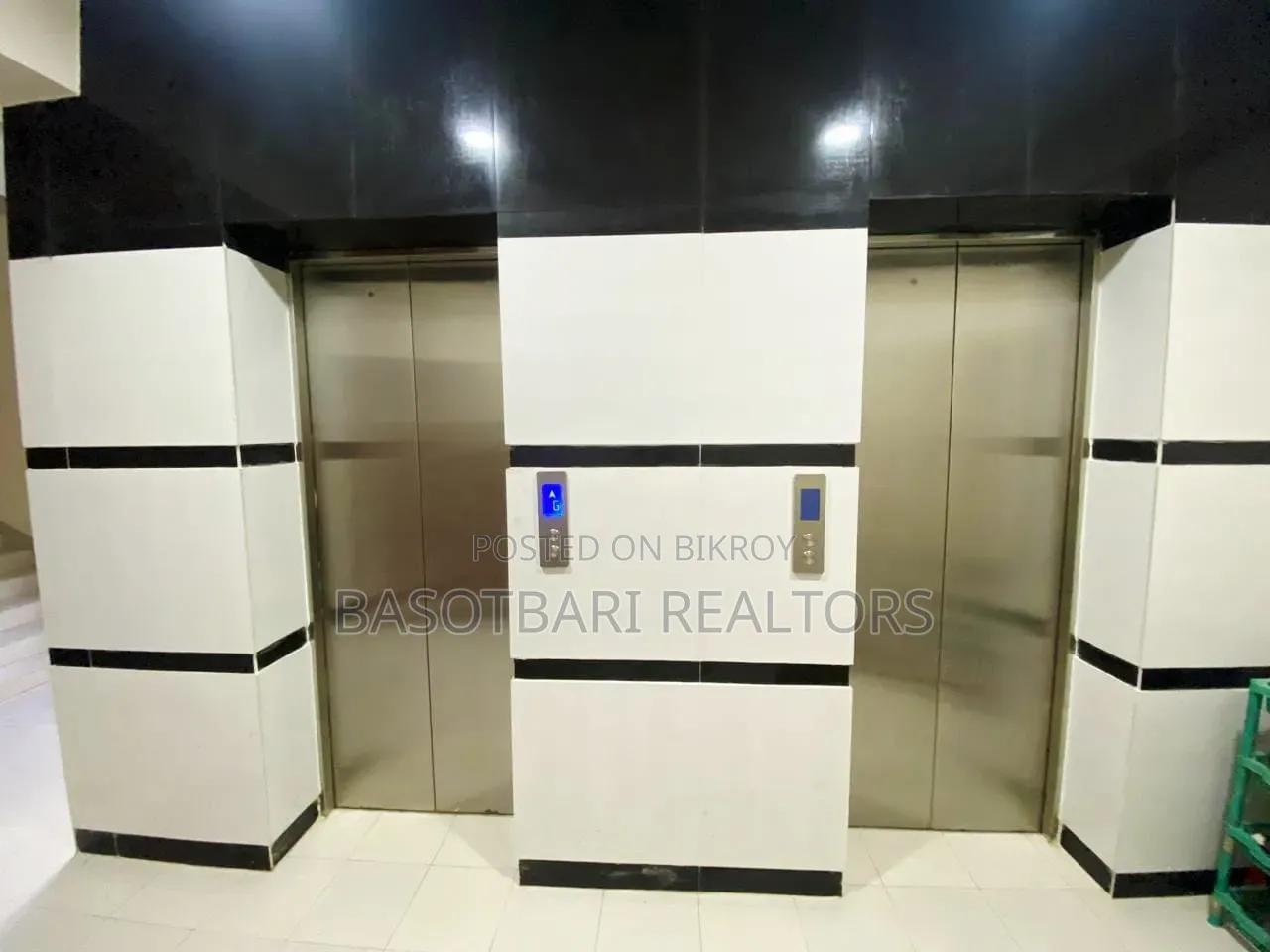 3-Bedroom Apartment in Aftab Nagar for Sale in Aftab Nagar