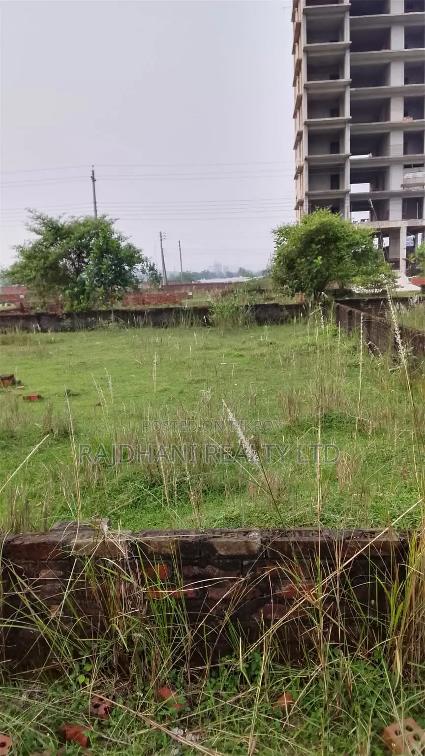 P Block, 8 Katha Plot for Sale Bashundhara, Baridhara. in Basundhara