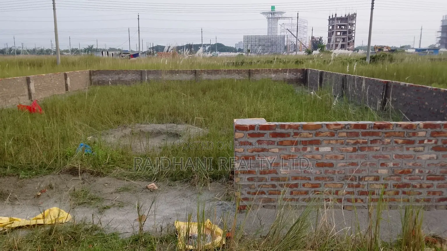 P Block, 6 Katha Plot for Sale Bashundhara, Baridhara. in Basundhara