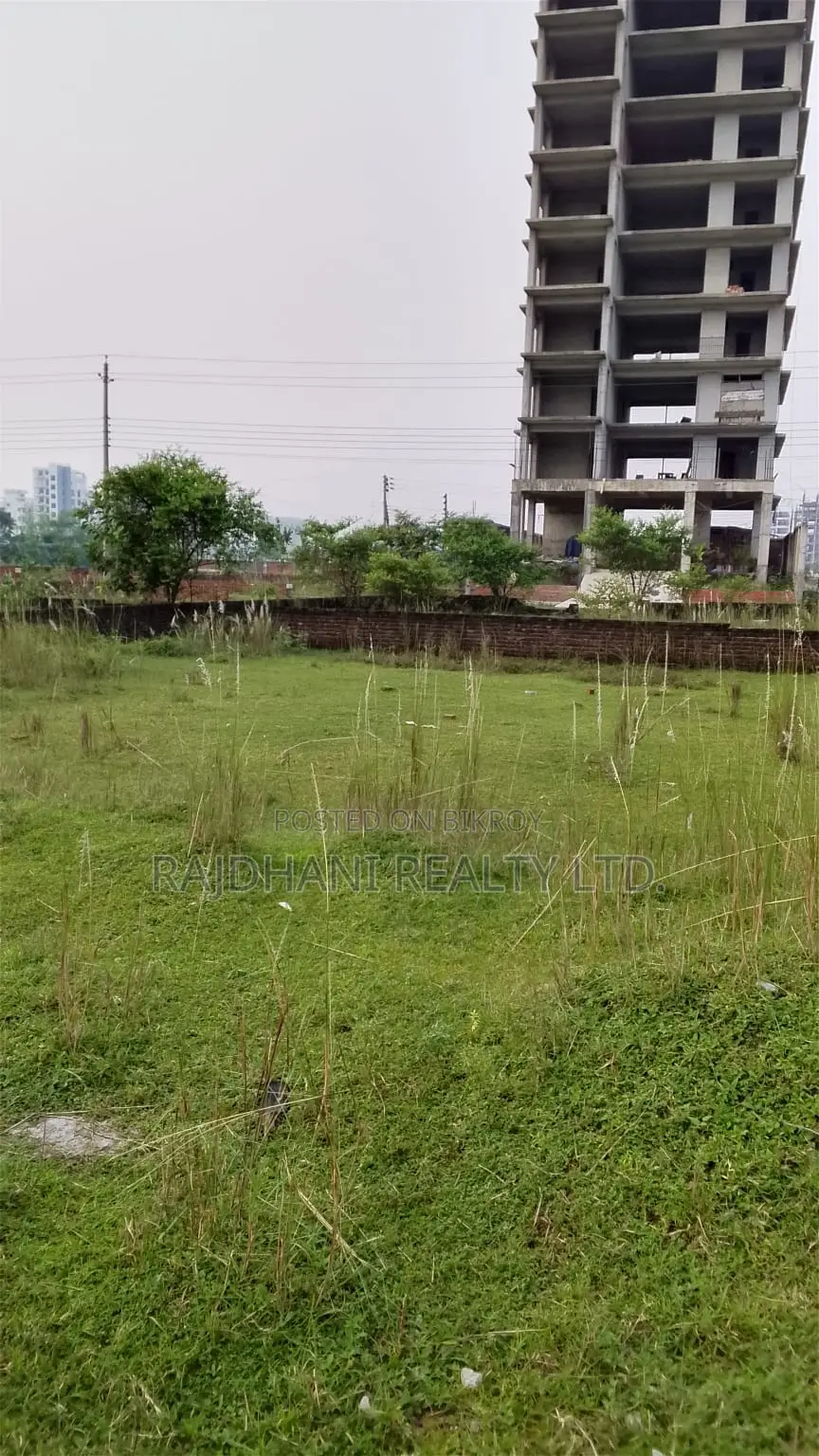 P Block, 4 Katha Plot for Sale in Bashundhara, Baridhara. in Basundhara